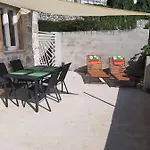 Little Stone House Apartment *