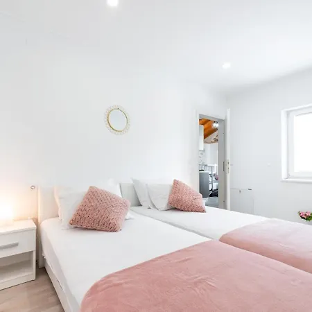 Little Stone House Apartament Buici (Dalmatia)