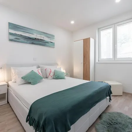 Little Stone House Apartman Buići