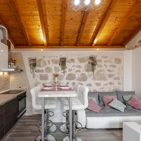 Little Stone House * Buici (Dalmatia)